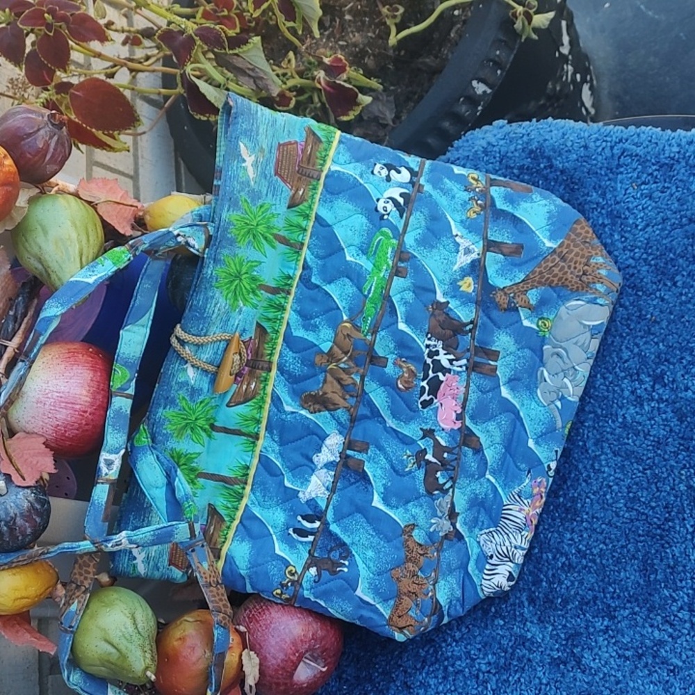 Noah's Ark Tote - Picture 8 of 10